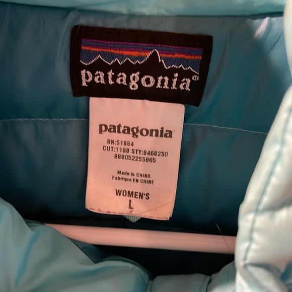 Patagonia Women’s Down Sweater - Picture 3 of 6